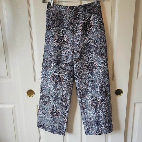 Urban Outfitters Women's Gray Red Juliet Cropped Victorian Jacquard Pants Size 2 - Picture 7 of 12